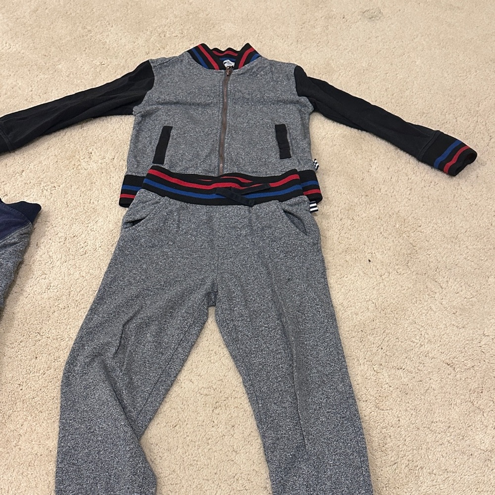 Splendid Gray and Black Tracksuit with Striped Accents